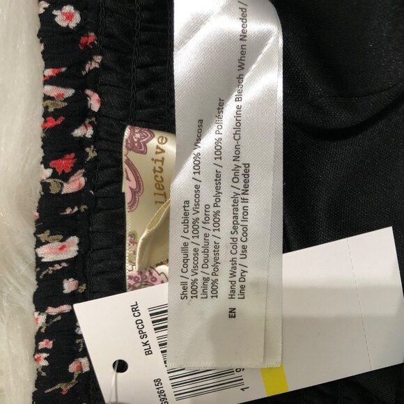 Bo+G Collective Black Floral Smocked Crop Top Size M Polyester & Viscose NWT - Picture 8 of 9